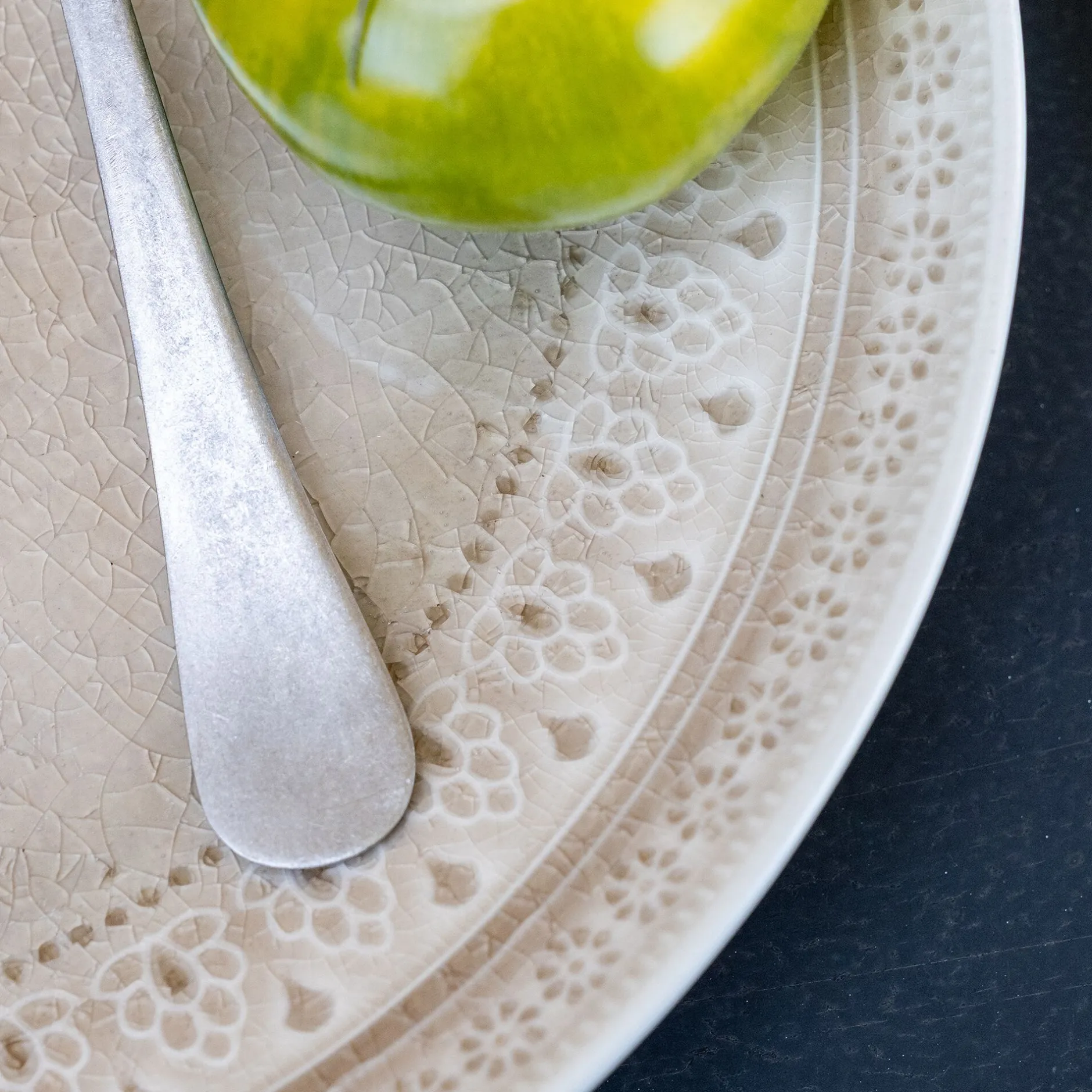 Assiette*alinea Assiette plate à motifs en grès D26,6cm - alpilles Beige