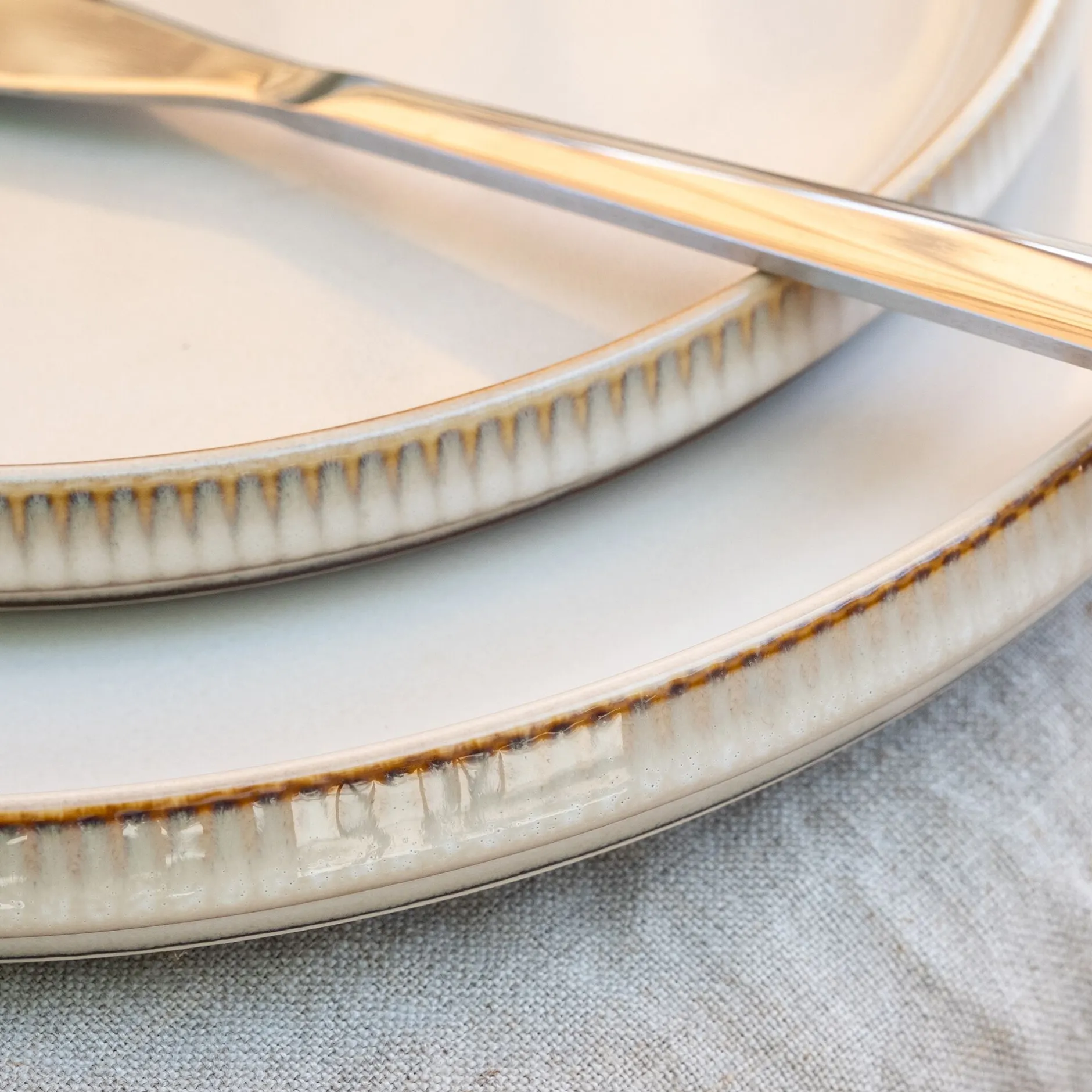 Assiette*alinea Assiette plate en grès D27cm - Beige