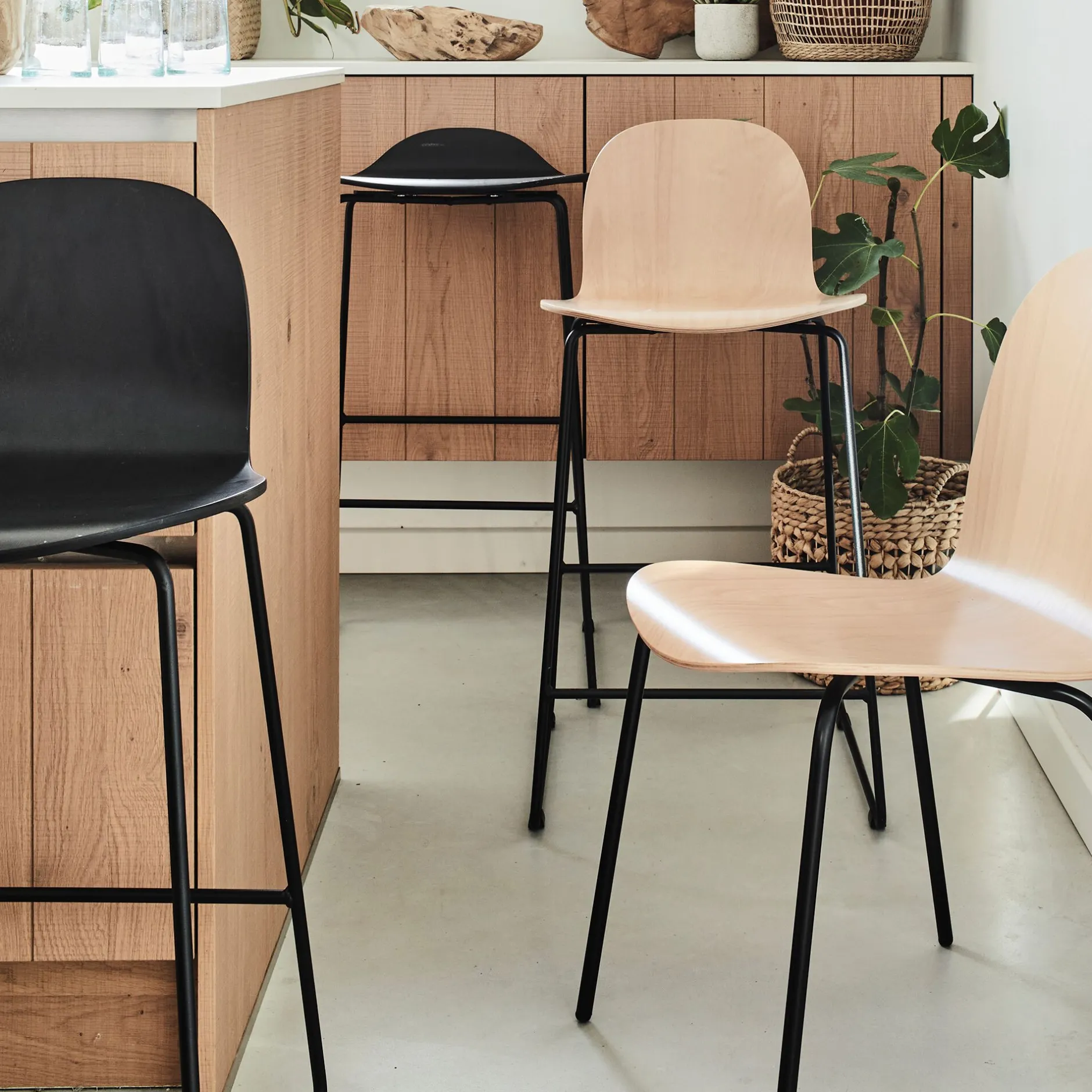 Tabouret Haut De Bar*alinea Chaise de bar avec coque en contreplaqué moulé de hêtre - bois clair H66cm Naturelle