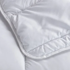 Couette*alinea Couette chaude en fibres recyclées - 260x240cm Blanc