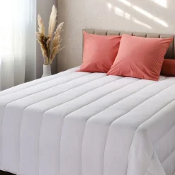 Couette*alinea Couette chaude en fibres recyclées - 260x240cm Blanc