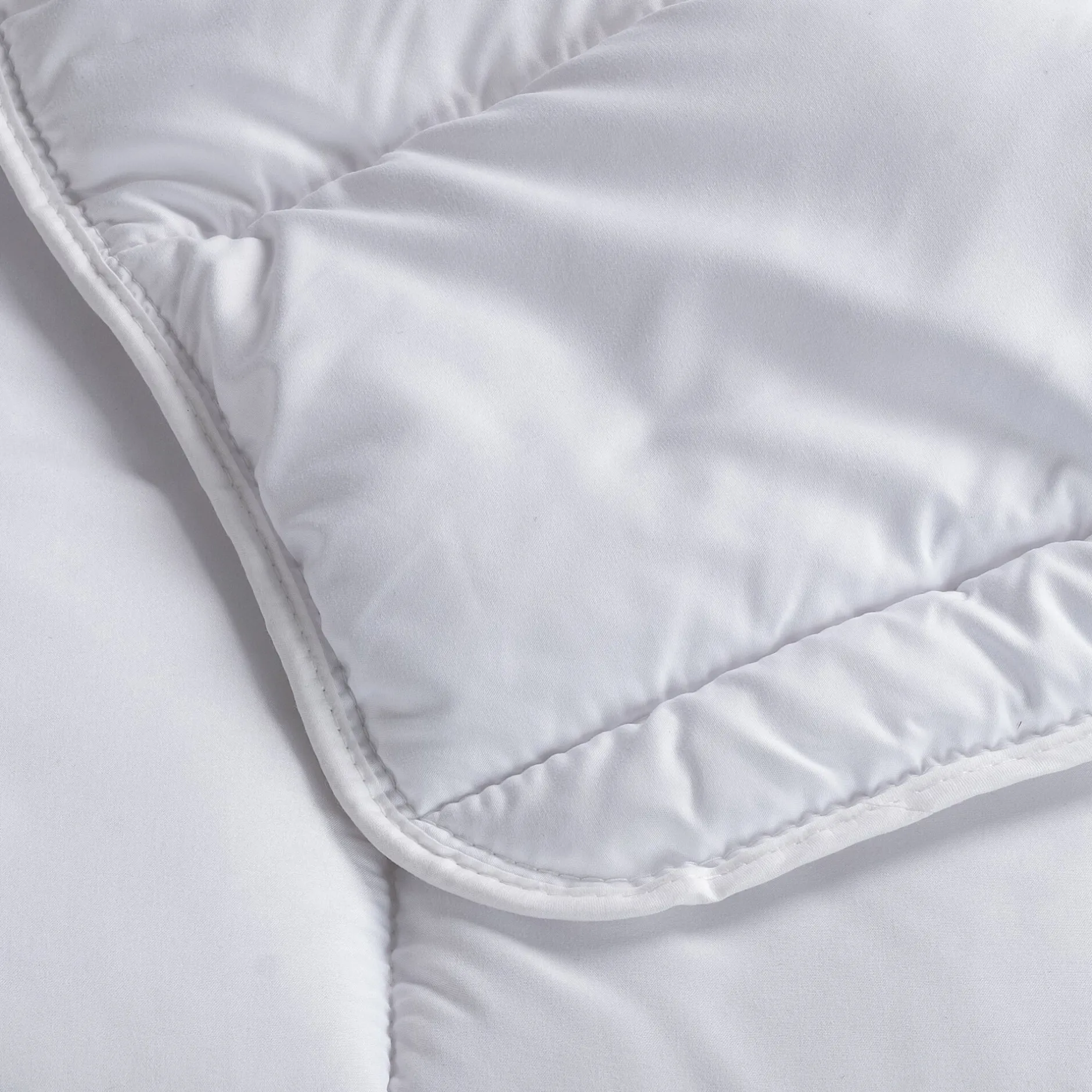 Couette*alinea Couette légère fibres recyclées - 200x200cm Blanc