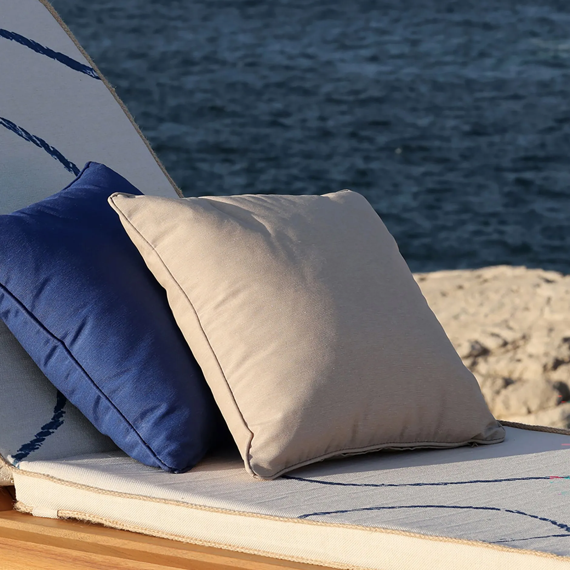 Coussin Exterieur*alinea Coussin d'extérieur et intérieur déperlant 40x40cm - Beige