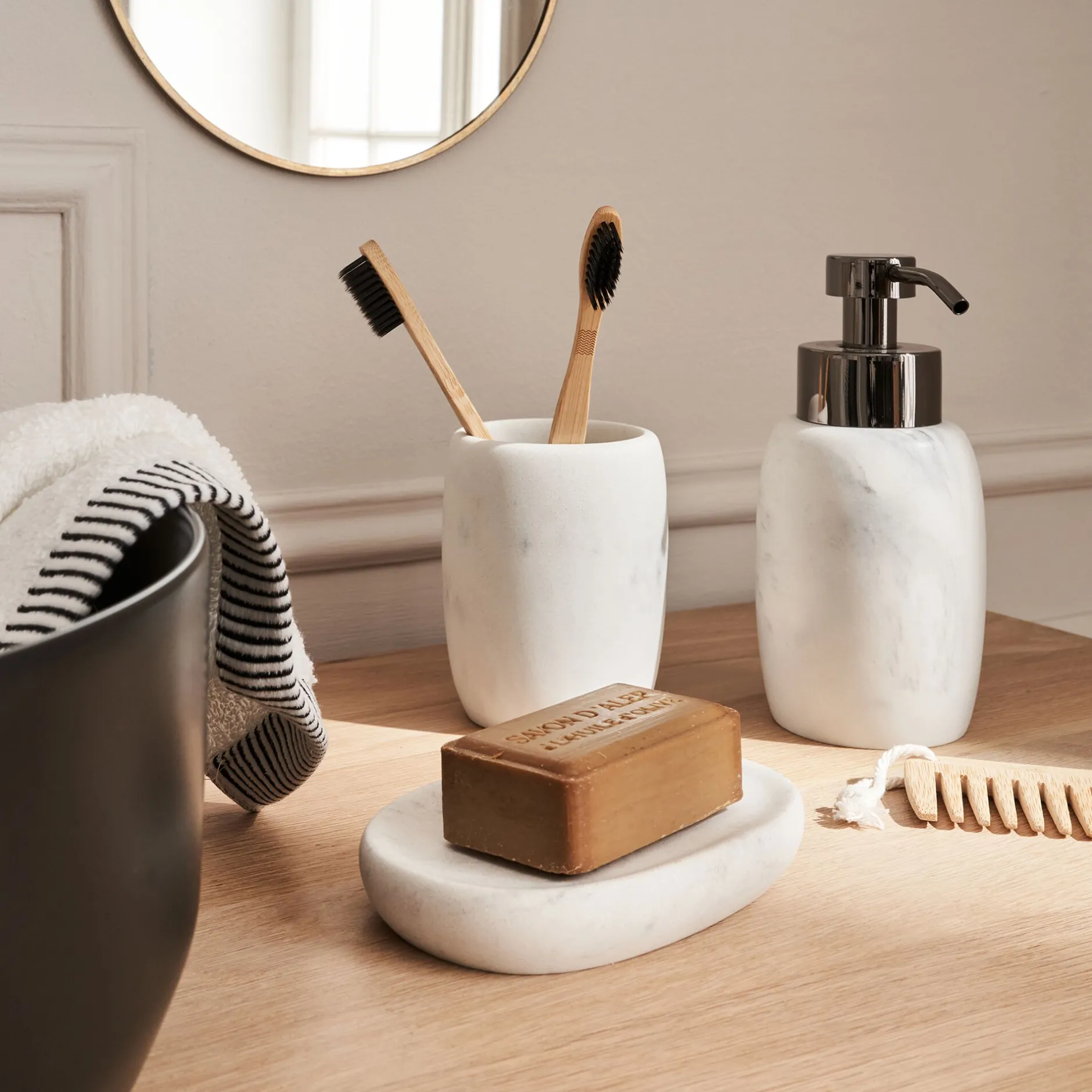 Accessoire De Salle De Bain*alinea Distributeur de savon en polyrésine - Blanc