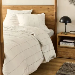 Parure De Lit*alinea Housse de couette 240x220cm et 2 taies d'oreiller 65x65cm en flanelle de coton à rayures - Blanc