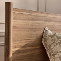 Lit Adulte*alinea Lit 2 places avec tête de lit en bois d'acacia massif 160x200cm - Bois clair