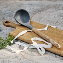 Ustensile De Cuisine|Couvert De Service*alinea Louche en bois et silicone - brun terre ombre