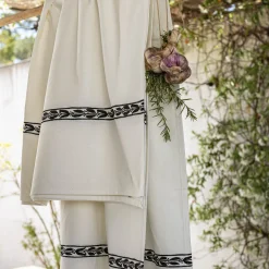 Nappe*alinea Nappe finition brodée Kissos en coton 145x250cm - Blanc