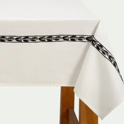 Nappe*alinea Nappe finition brodée Kissos en coton 145x250cm - Blanc