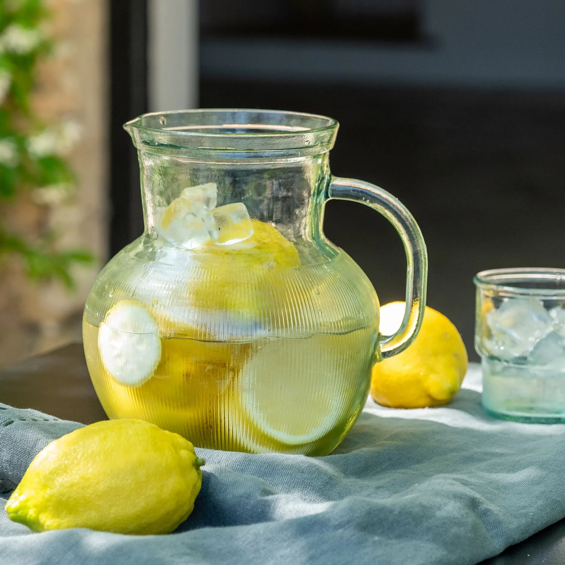 Pichet, Bouteille En Verre Et Carafe*alinea Pichet avec anse en verre recyclé 2,3 L - Transparent