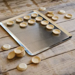 Moule À Gâteau|Tapis De Cuisson*alinea Plaque de four perforée en aluminium 30x40cm - Argenté