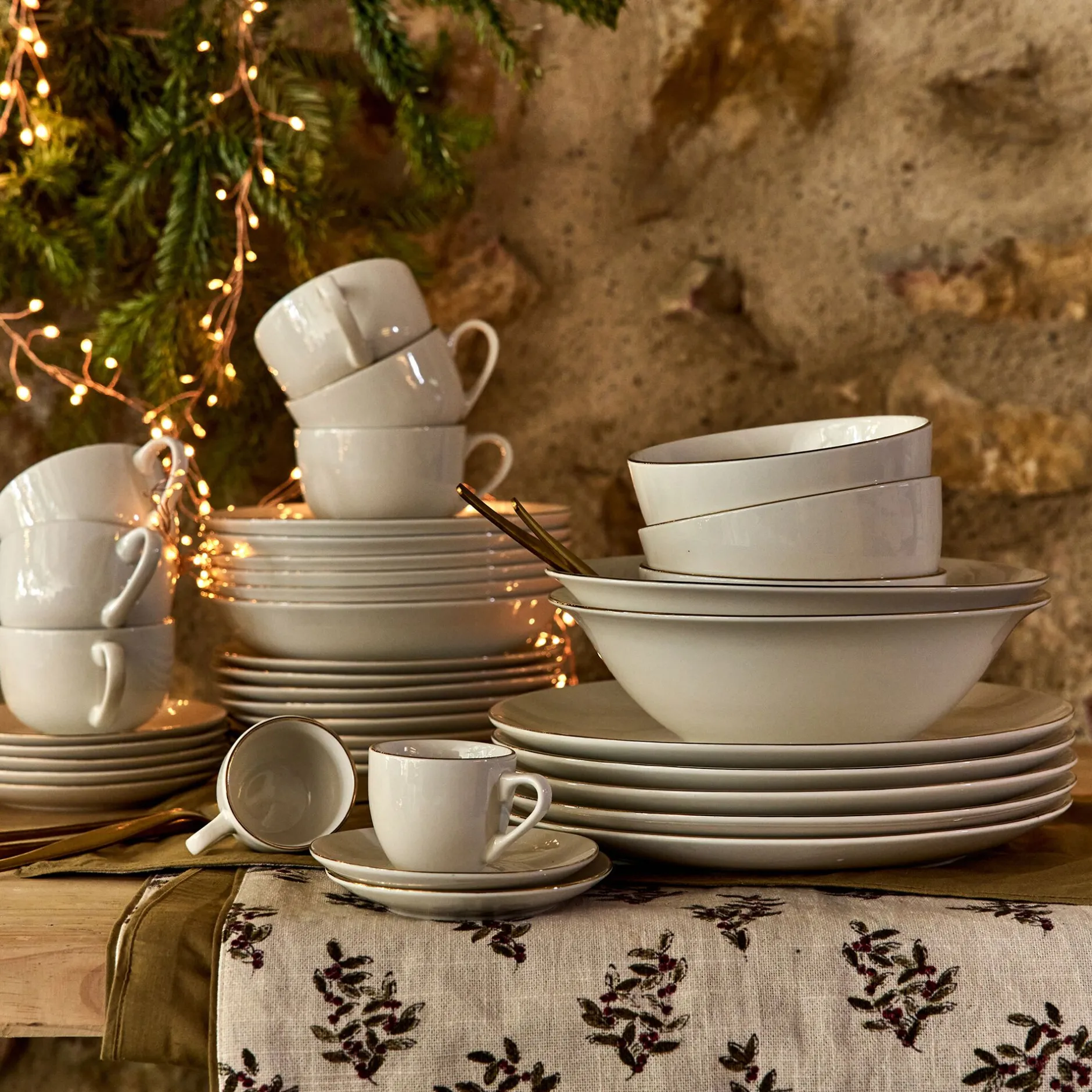 Assiette De Noël*alinea Service de vaisselle en porcelaine avec liseré doré - Blanc