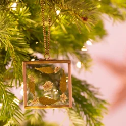 Suspension De Noël*alinea Suspension de Noël en verre et laiton avec fleurs séchées forme carrée H5,50cm - Doré